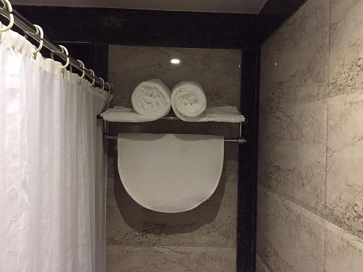 KG Hotel Deluxe Room 3