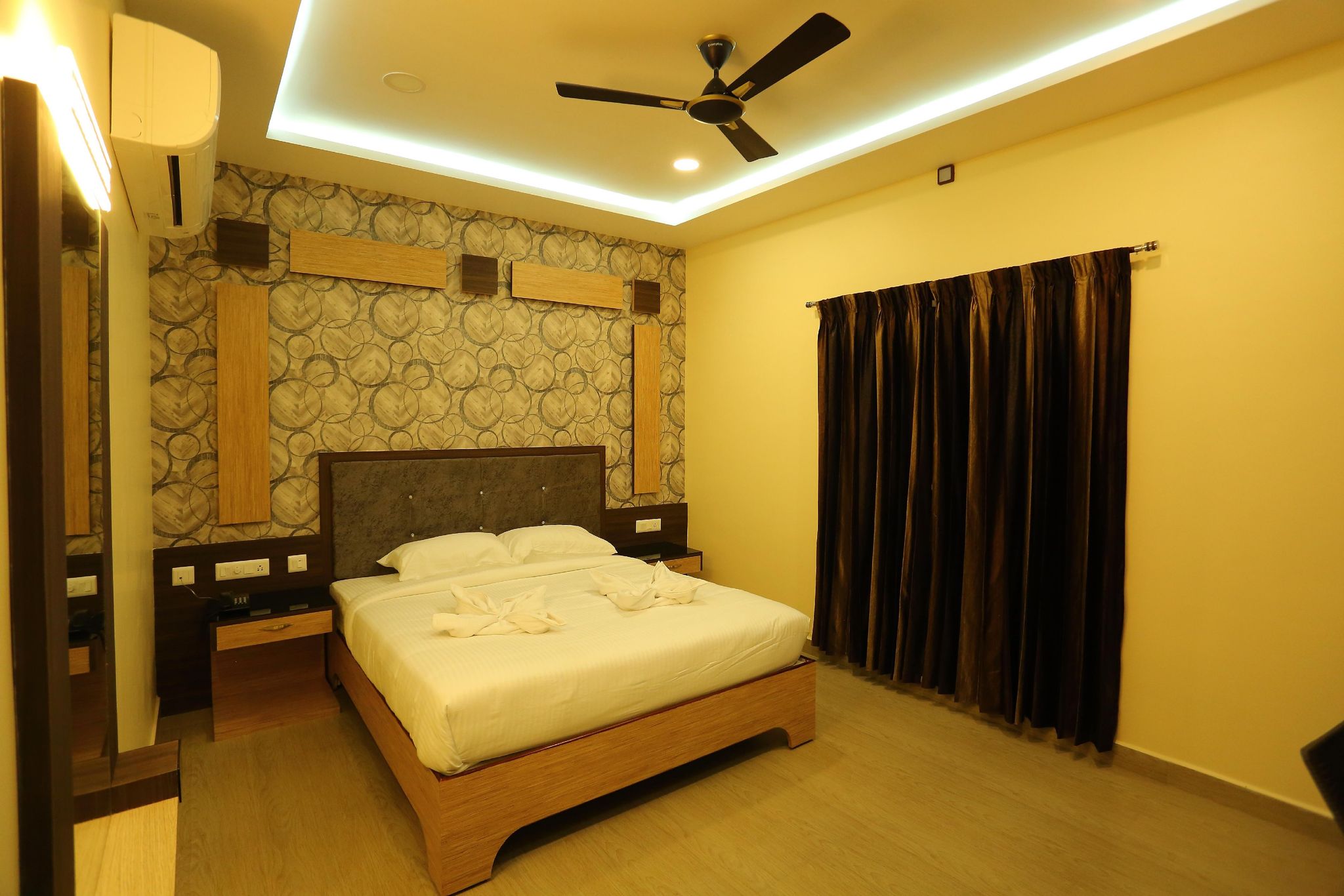 Vedha Residency Deluxe Double Room 5