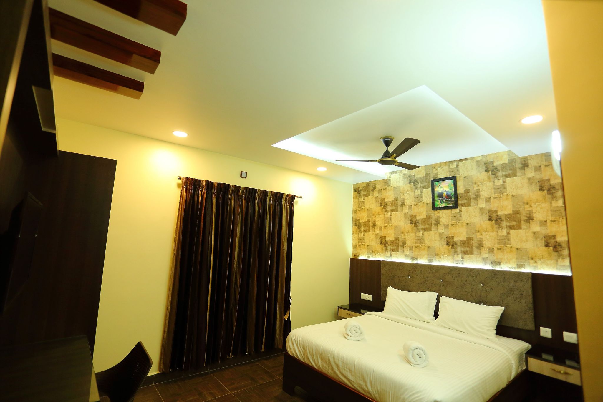 Vedha Residency Deluxe Double Room 8