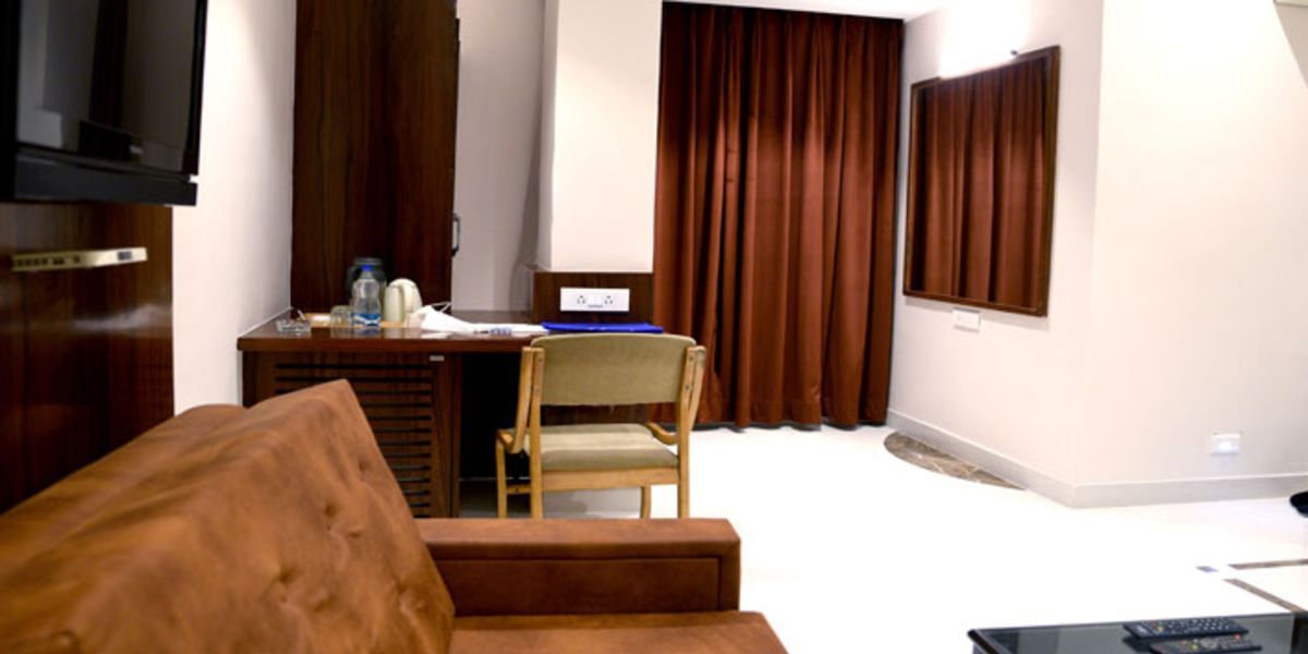 Hotel Celebration Royal Suite 3