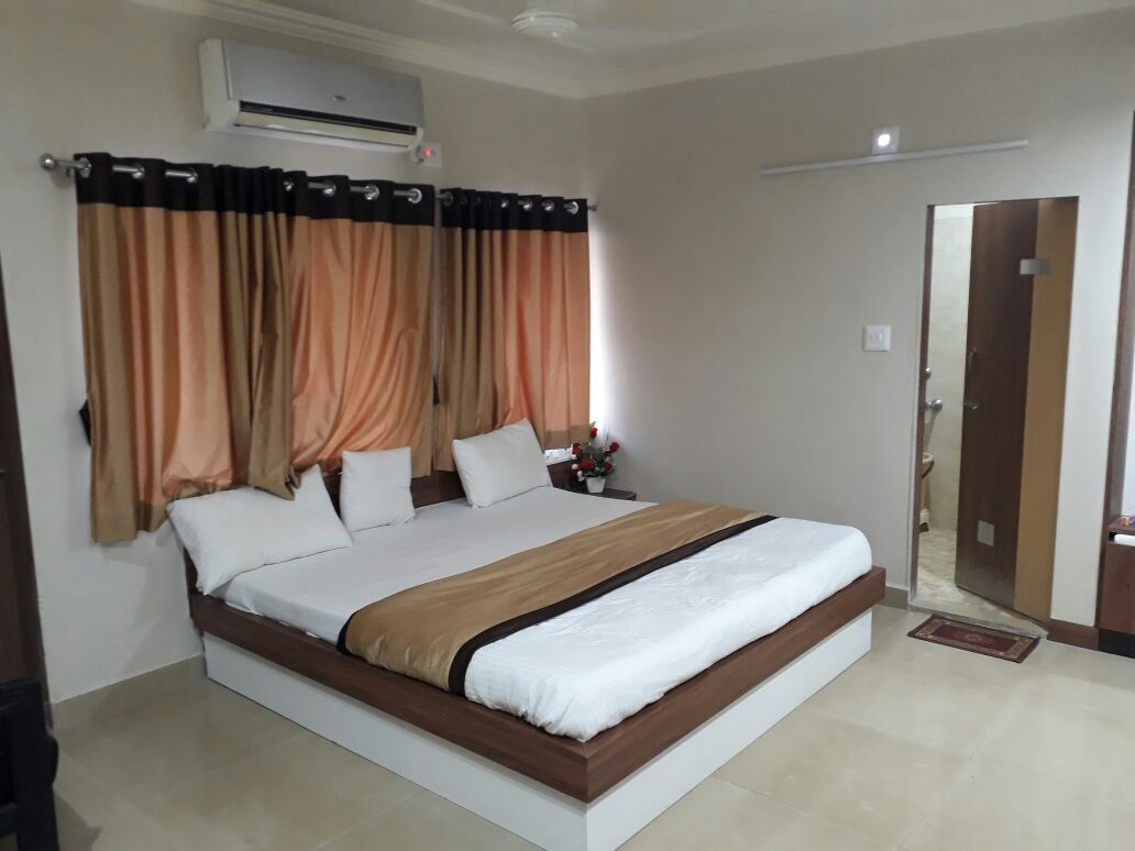 Hotel Loyal Residency DELUXE ROOM AC 3