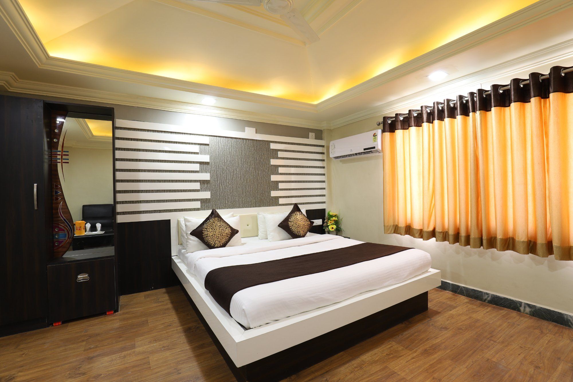 Hotel Loyal Residency DELUXE ROOM AC 4
