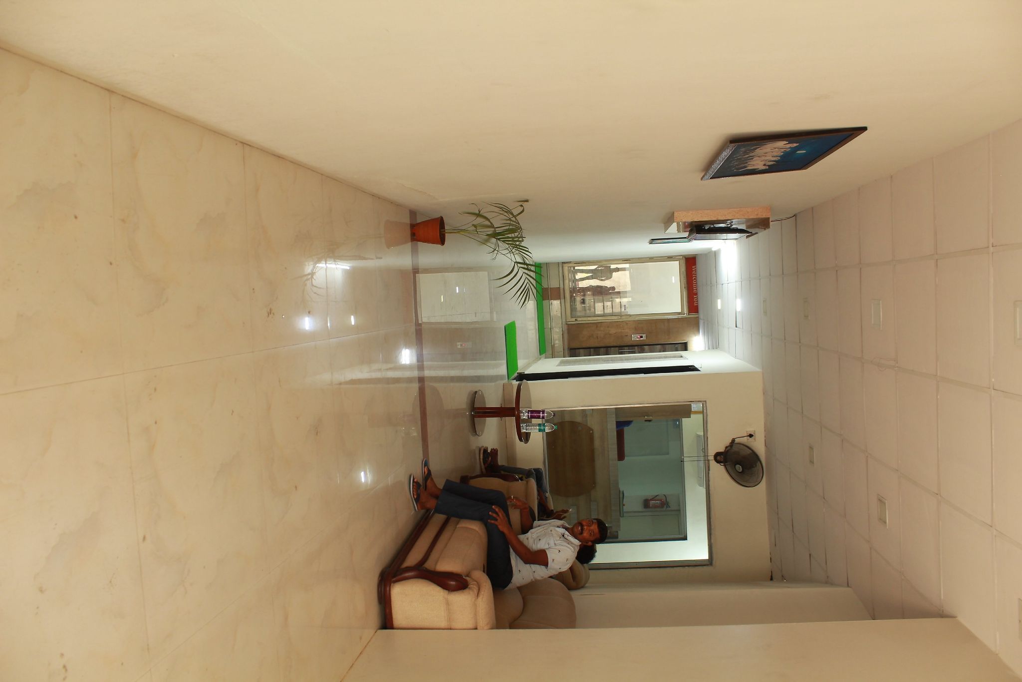 HOTEL SKYLARK