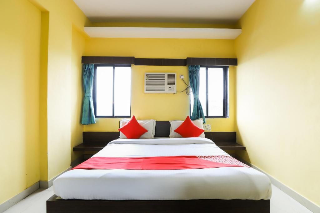 DELUXE AC ROOM