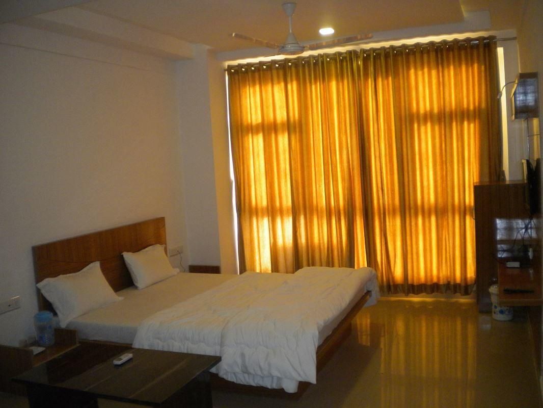 Hotel Midway Residency Deluxe A/c Room 6