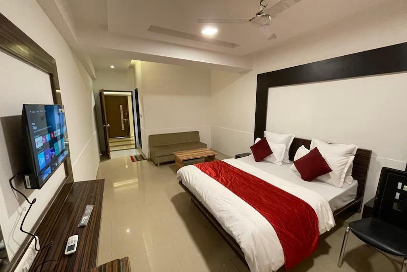 Hotel Midway Residency Deluxe A/c Room 2