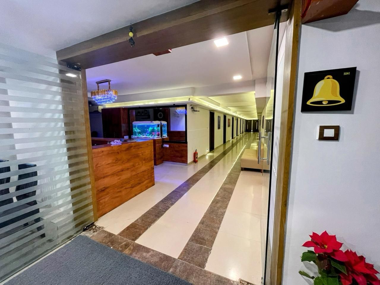 Hotel Midway Residency