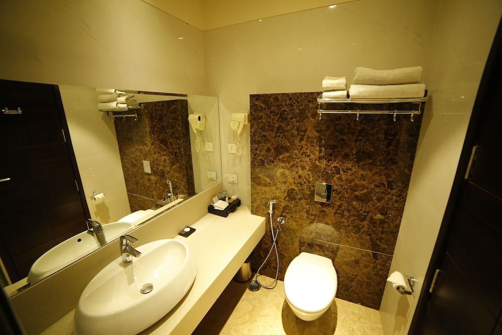 Vivaan Hotel & Resorts, Karnal Standard Room 9