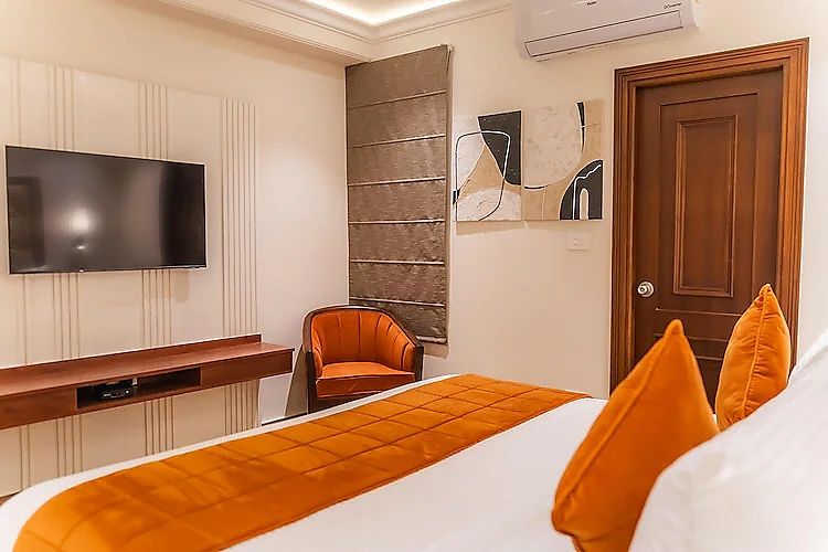 Hotel M J Plaza, Dehradun Deluxe Room 11