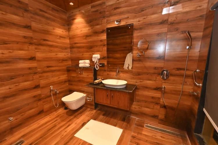 Rooftop Cottage with Private Terrace