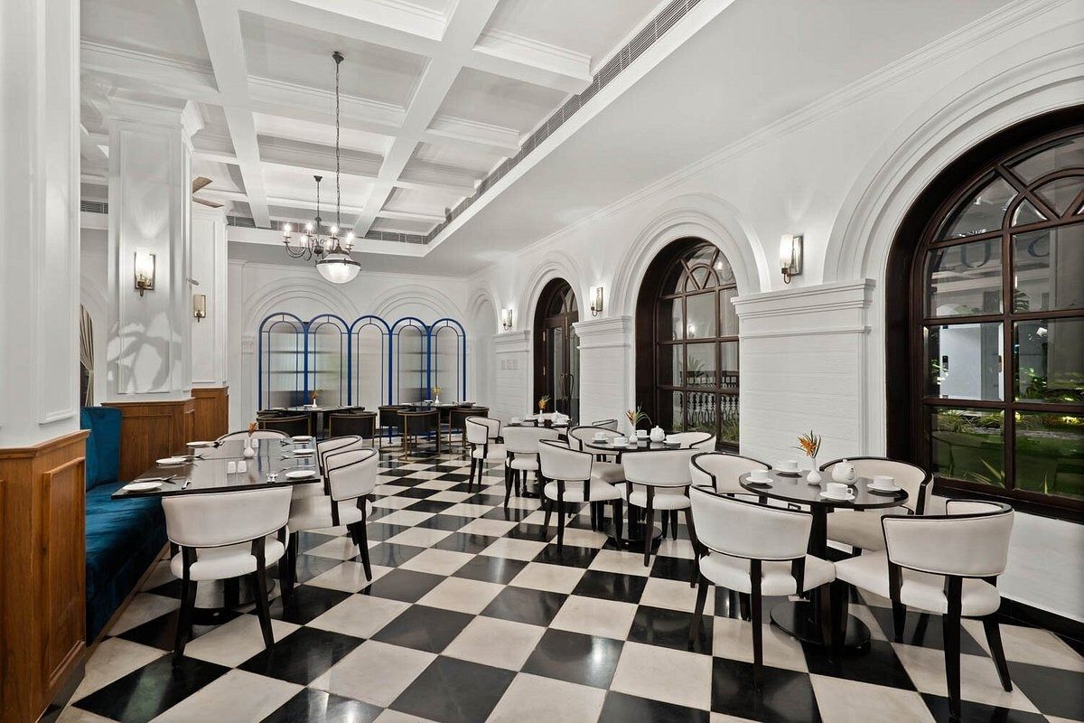 Food & Dining