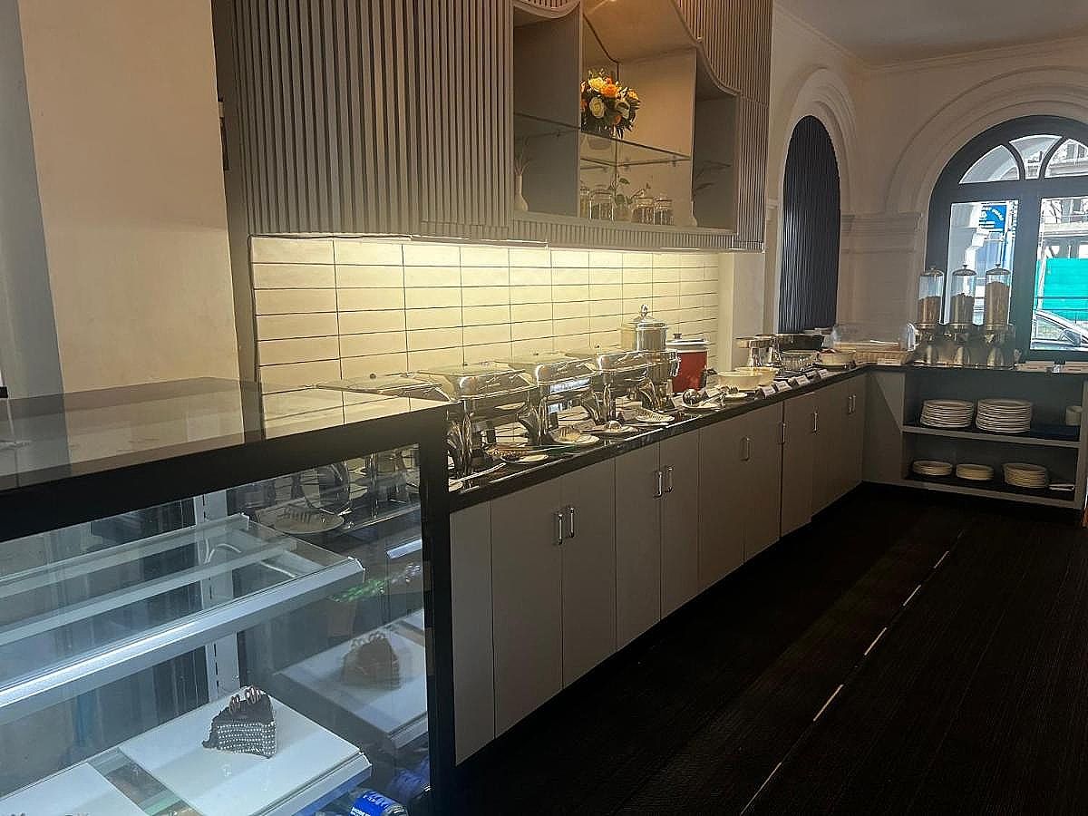 Food & Dining