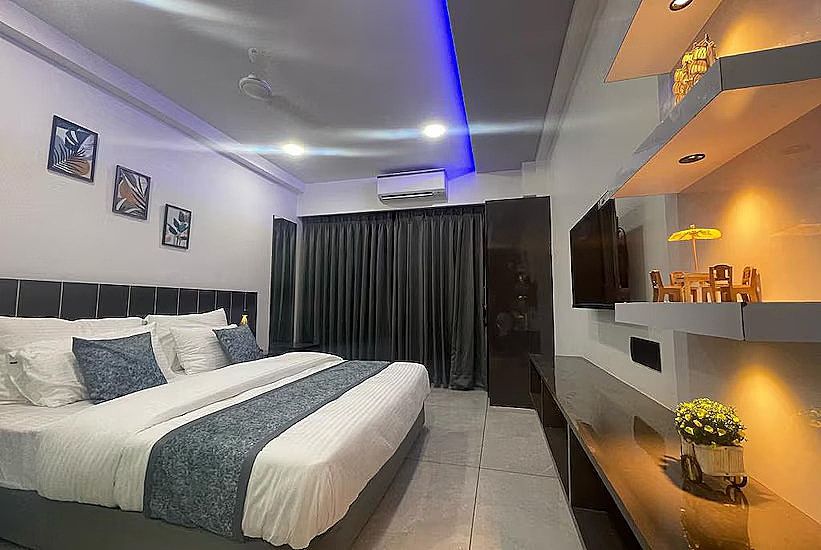 Deluxe Room with Shower