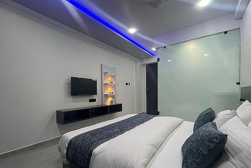 Deluxe Room with Shower