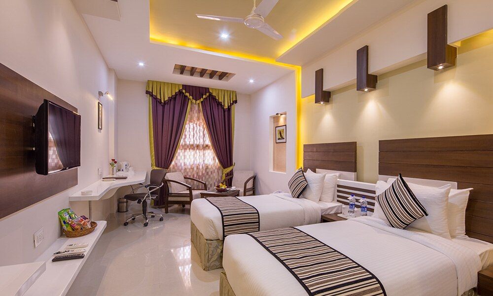 EXECUTIVE ROOM