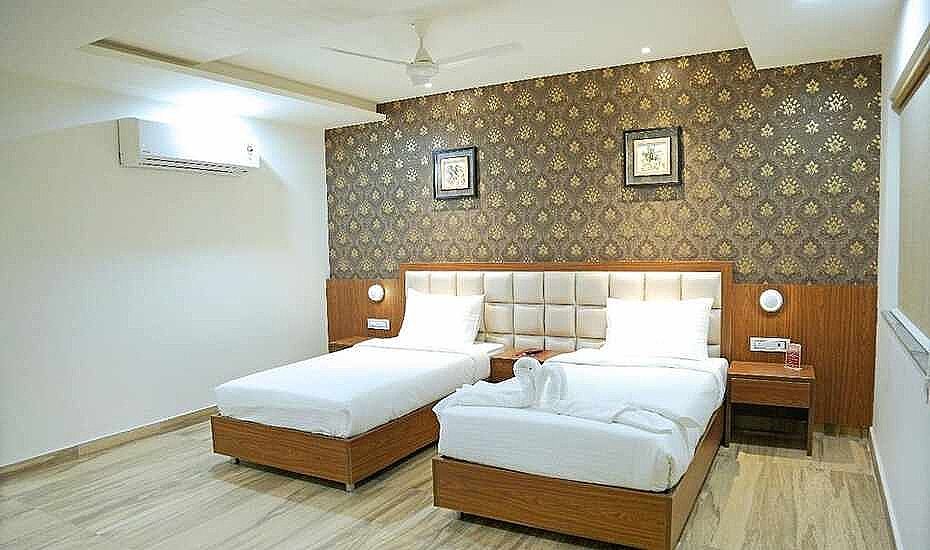 HOTEL SHUBHAM CELEBRATIONS - KOMPALLY Deluxe AC Rooms 4