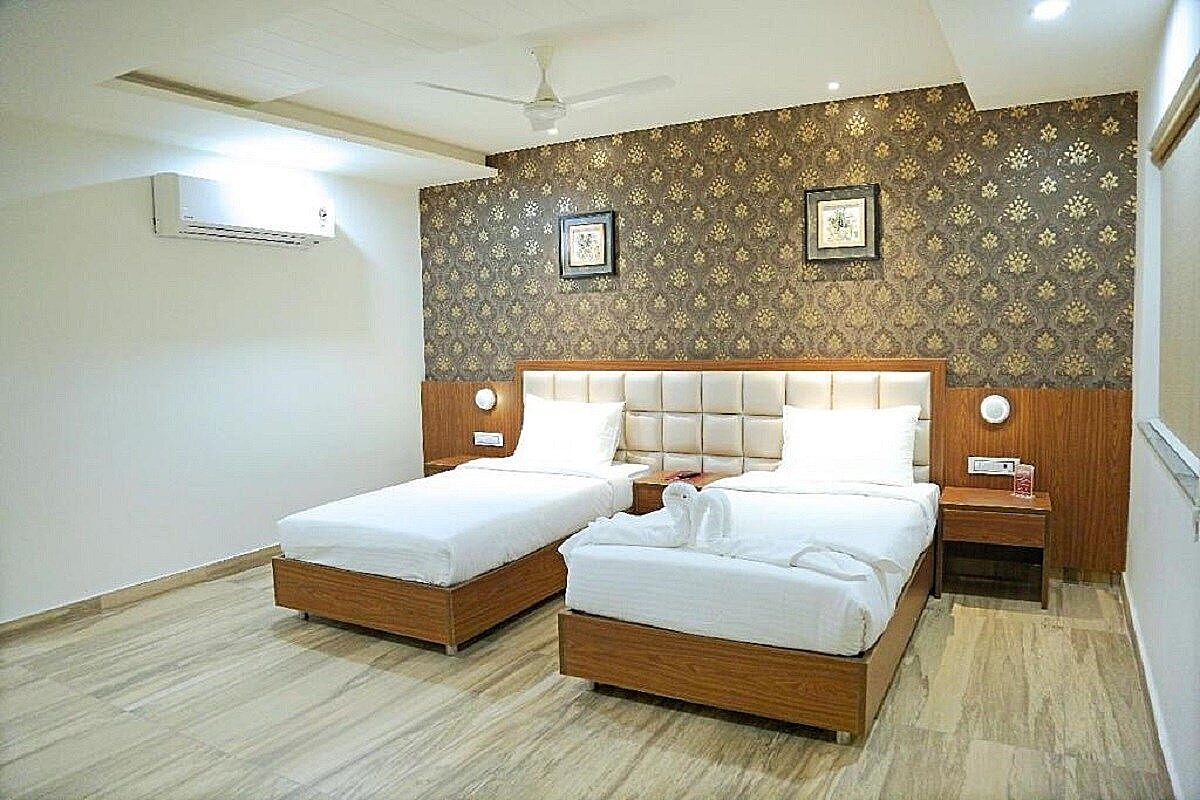HOTEL SHUBHAM CELEBRATIONS - KOMPALLY Deluxe AC Rooms 2
