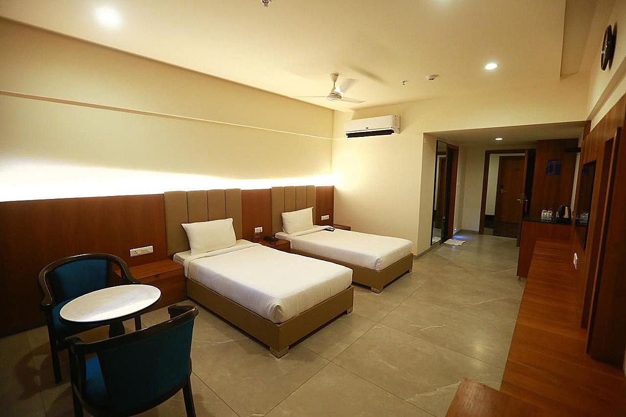 HOTEL SHUBHAM PALACE - NARSINGHI Executive Room
