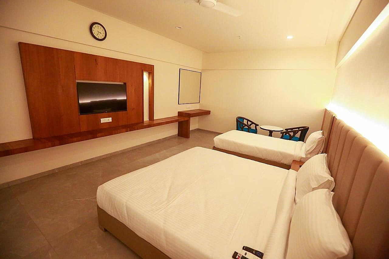 HOTEL SHUBHAM PALACE - NARSINGHI Executive Room 5