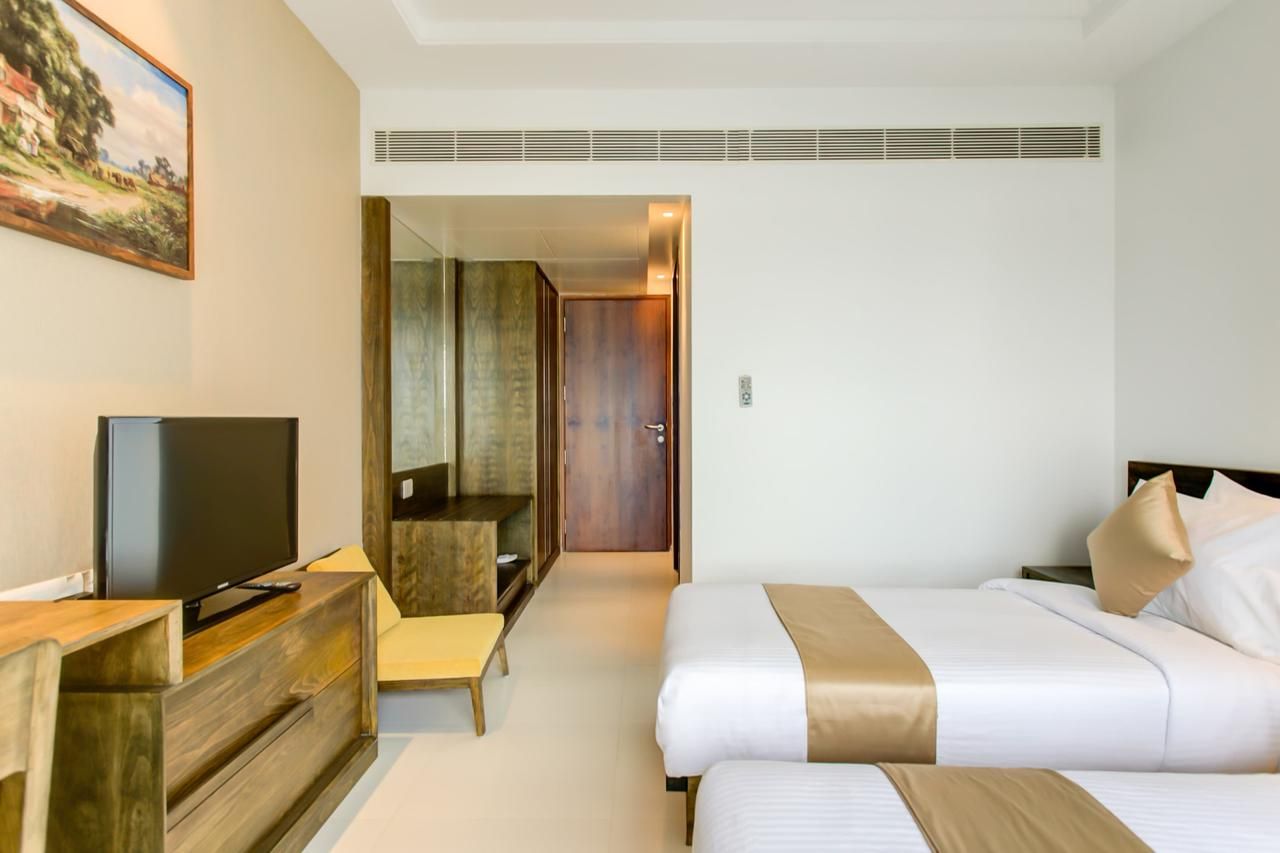 One Bedroom Suite (Twin Bed) with Lake view