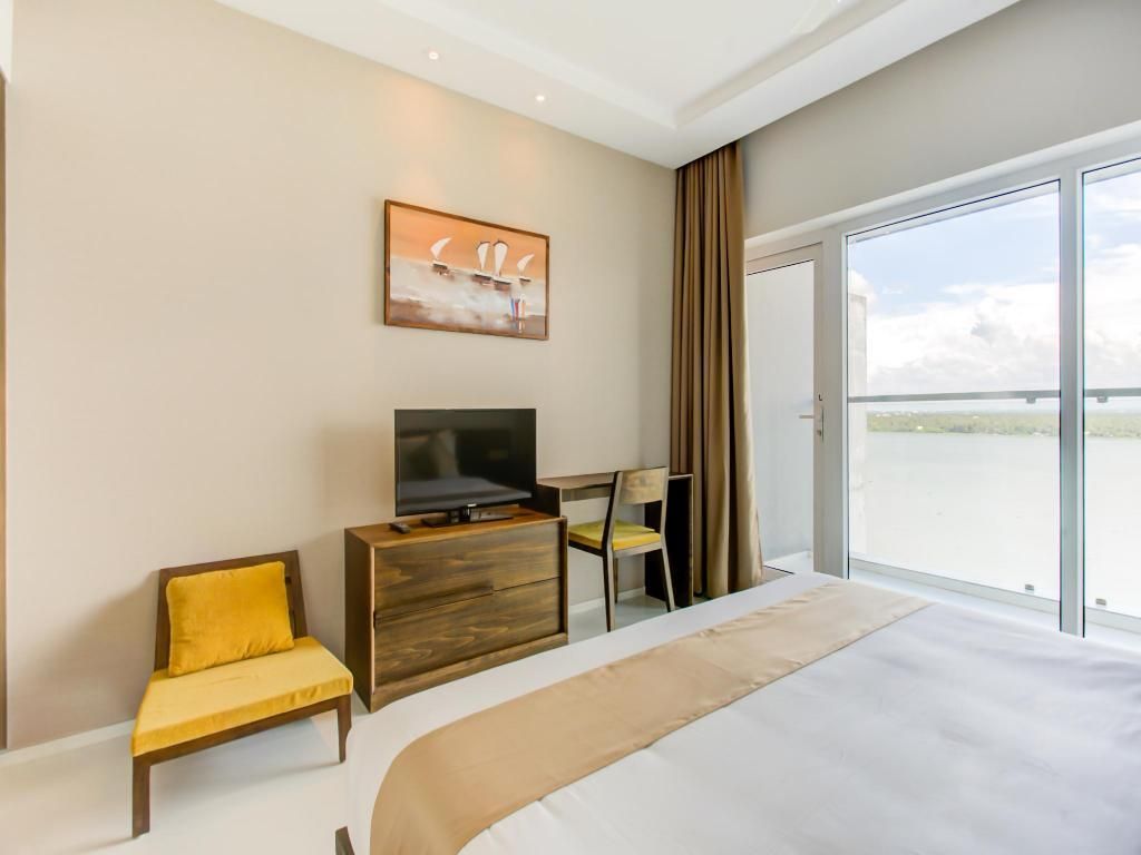 Kent Baywatch Suites One Bedroom Suite with City View 3