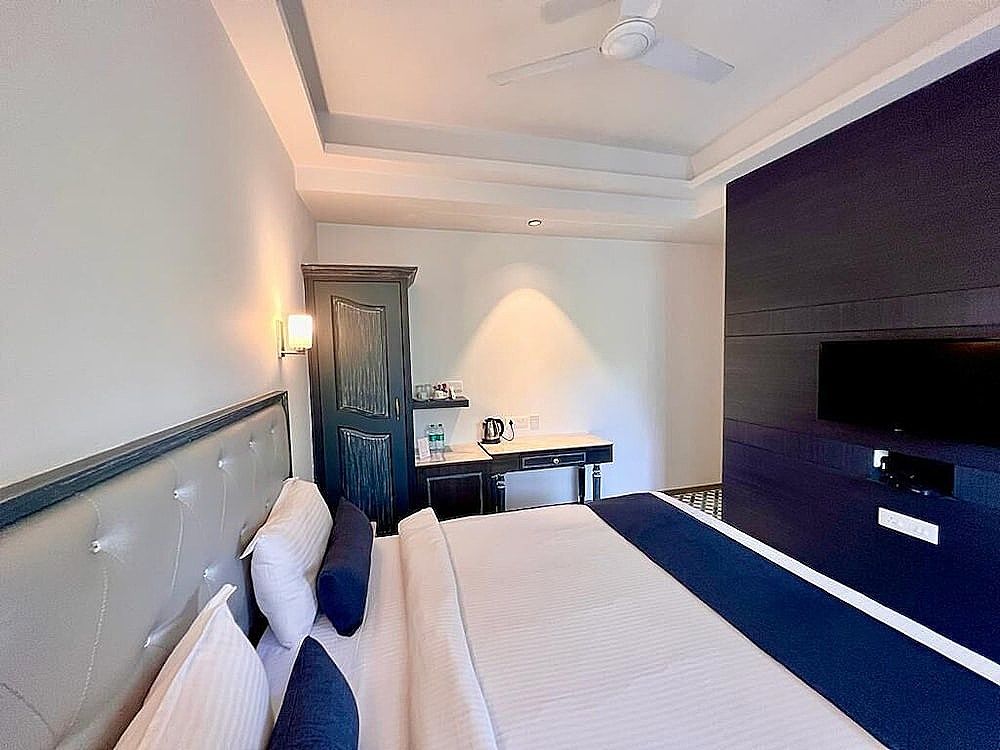 TreeHouse Nova Premier Room 5