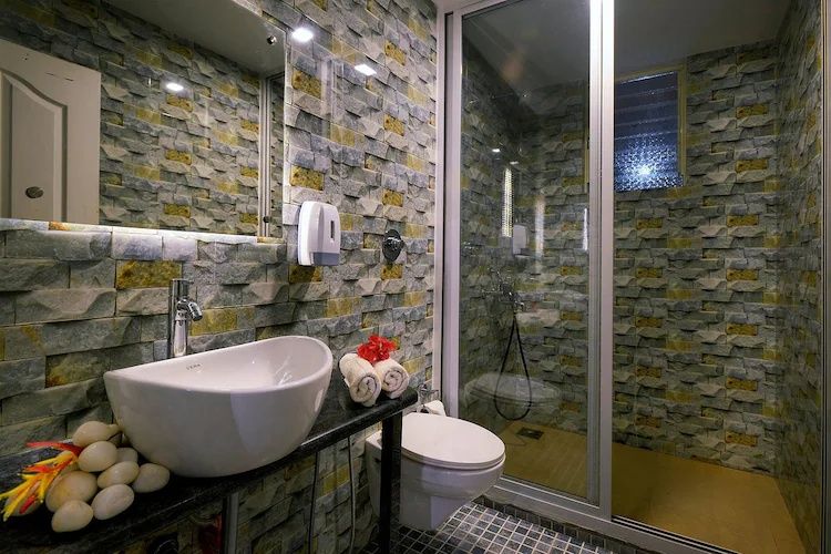 Jr. Suite with Pantry