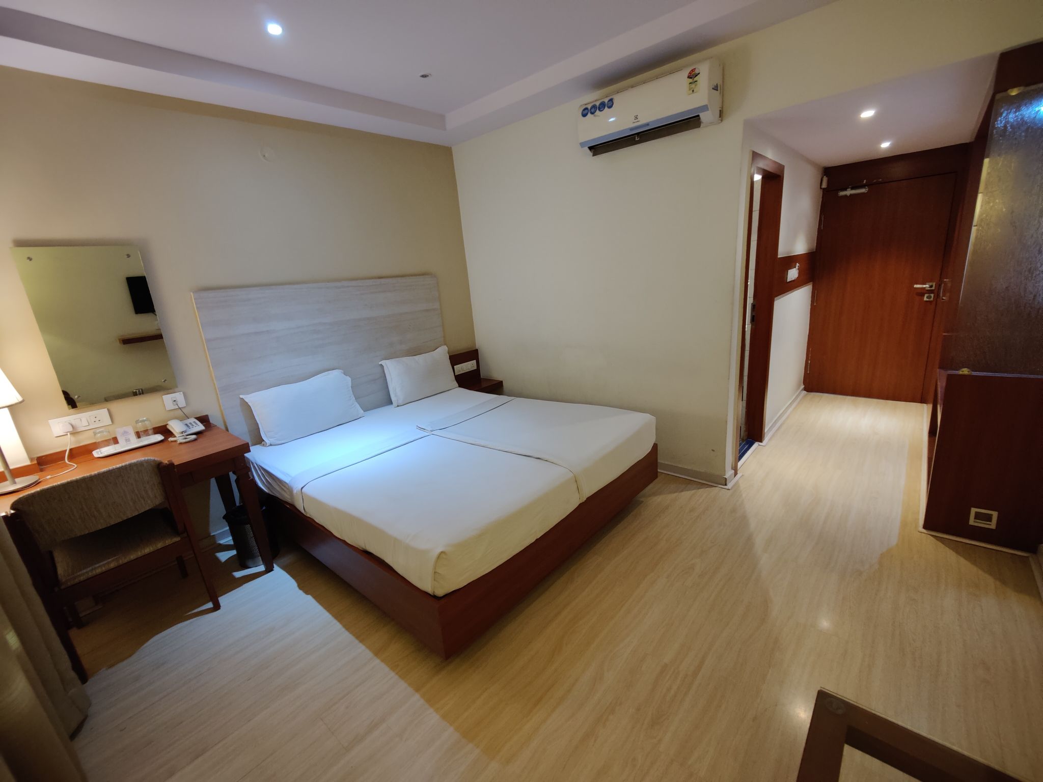 Club Class Non A/c