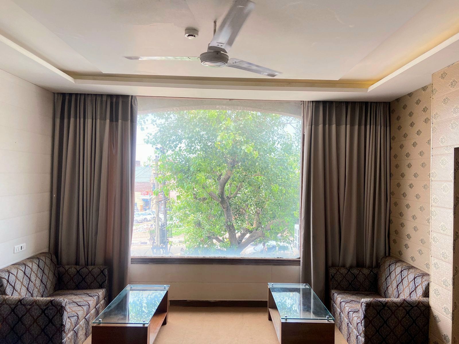 MODI'S HOTEL Suite Room 6