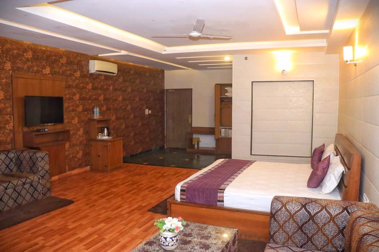 MODI'S HOTEL Suite Room 5