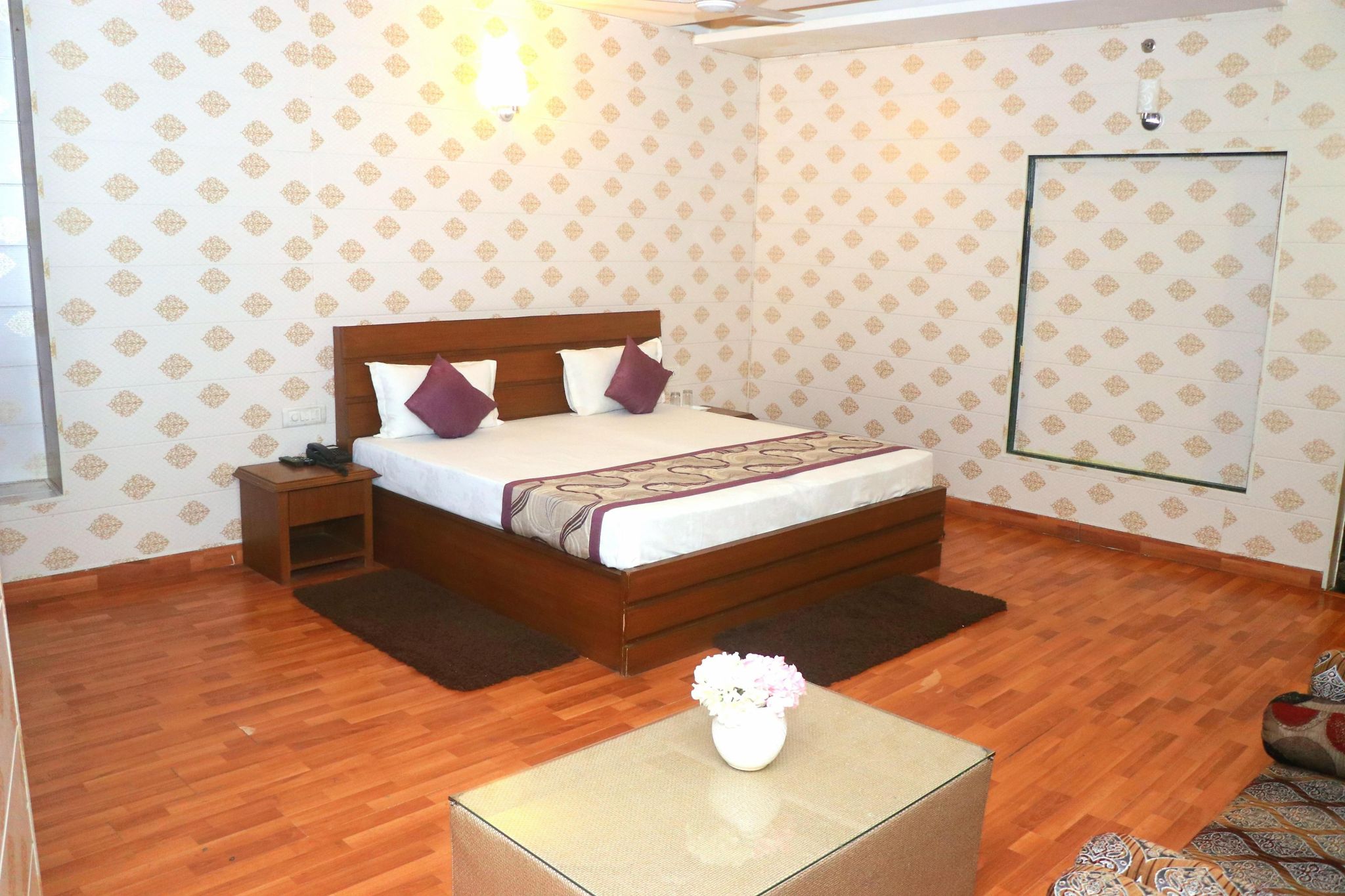 MODI'S HOTEL Suite Room 3