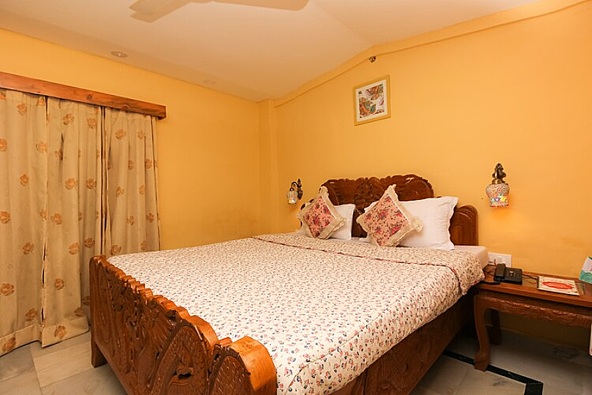 Nandini Villa Deluxe Room 2