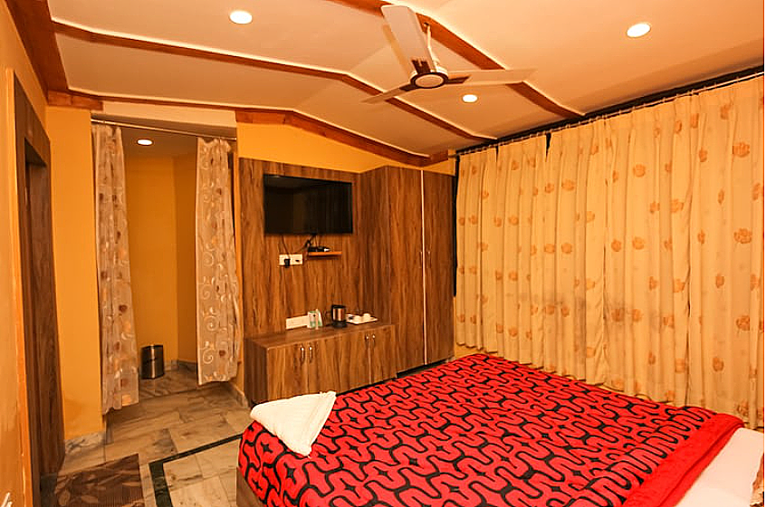 Nandini Villa Deluxe Room 3