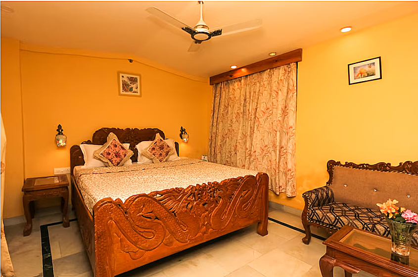 Nandini Villa Deluxe Room 6