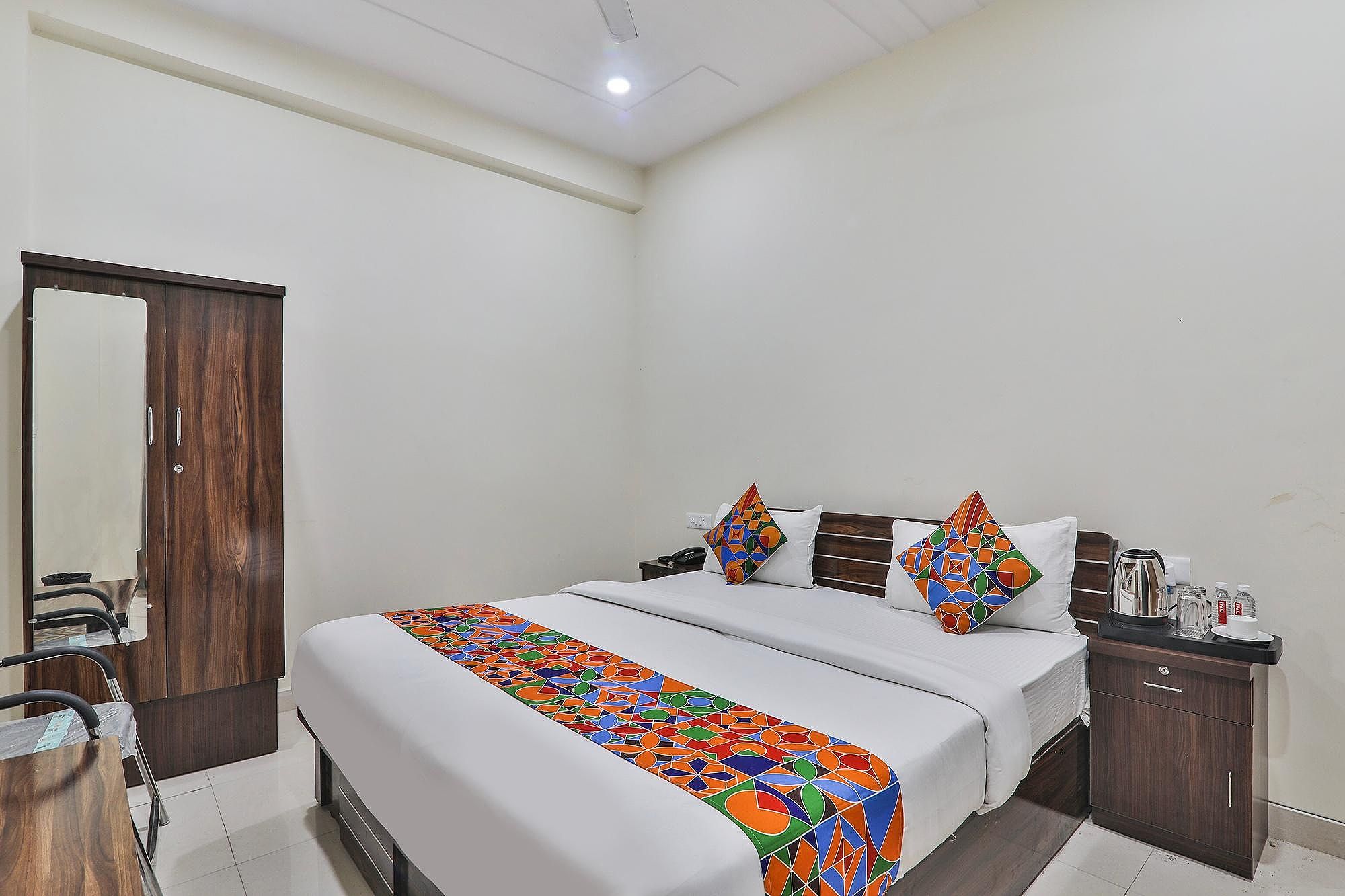 FabHotel Lucknow Inn Deluxe Room