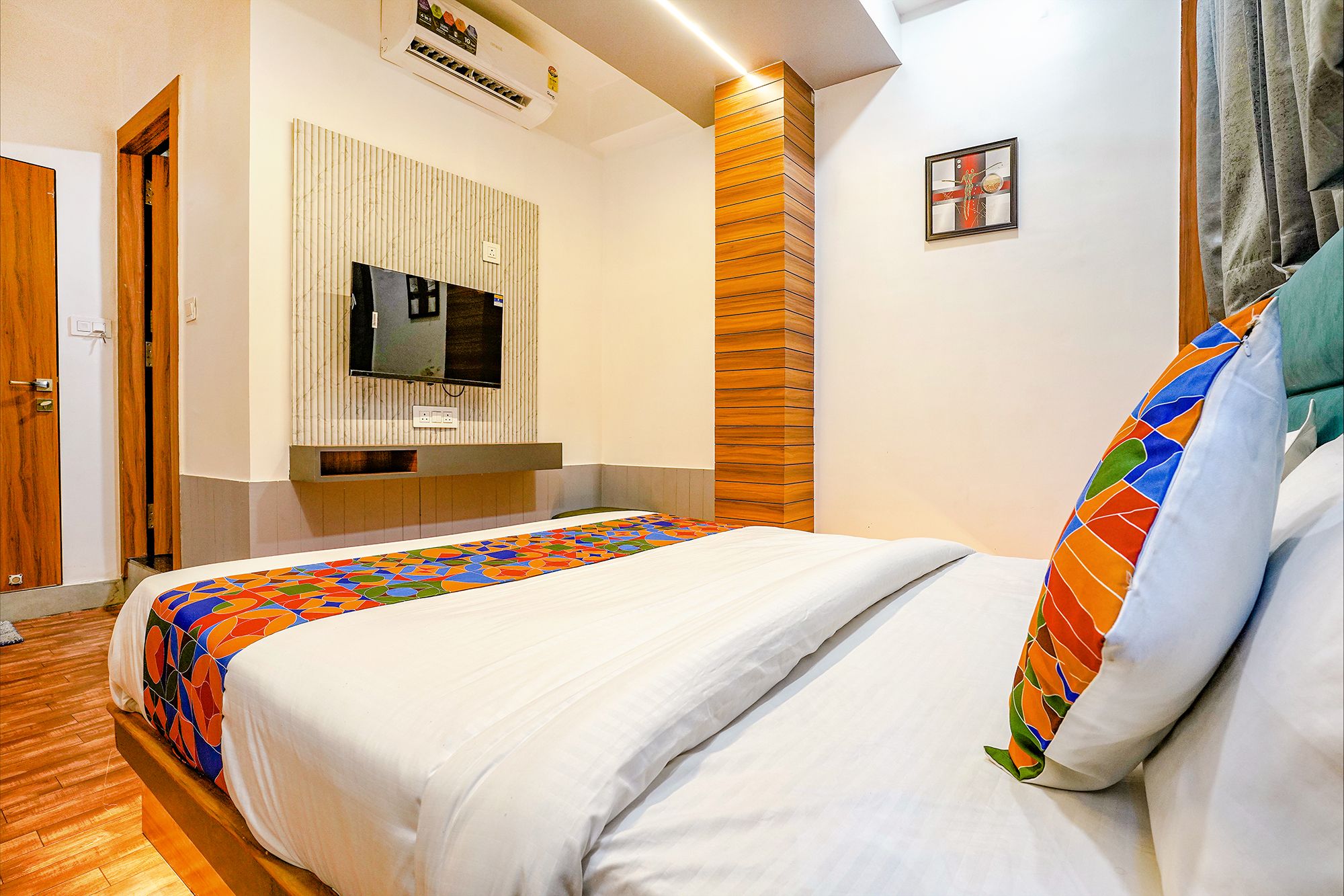  FabHotel Max Deluxe Room 2