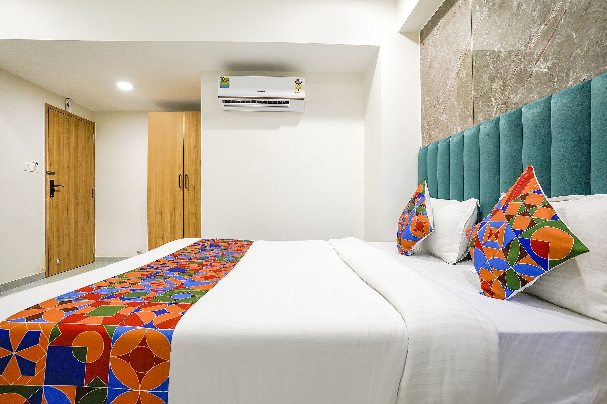 FabHotel Namantra Deluxe Room 3