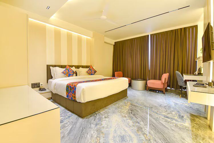 FabHotel Prime The Grey Circle Suite Room 4