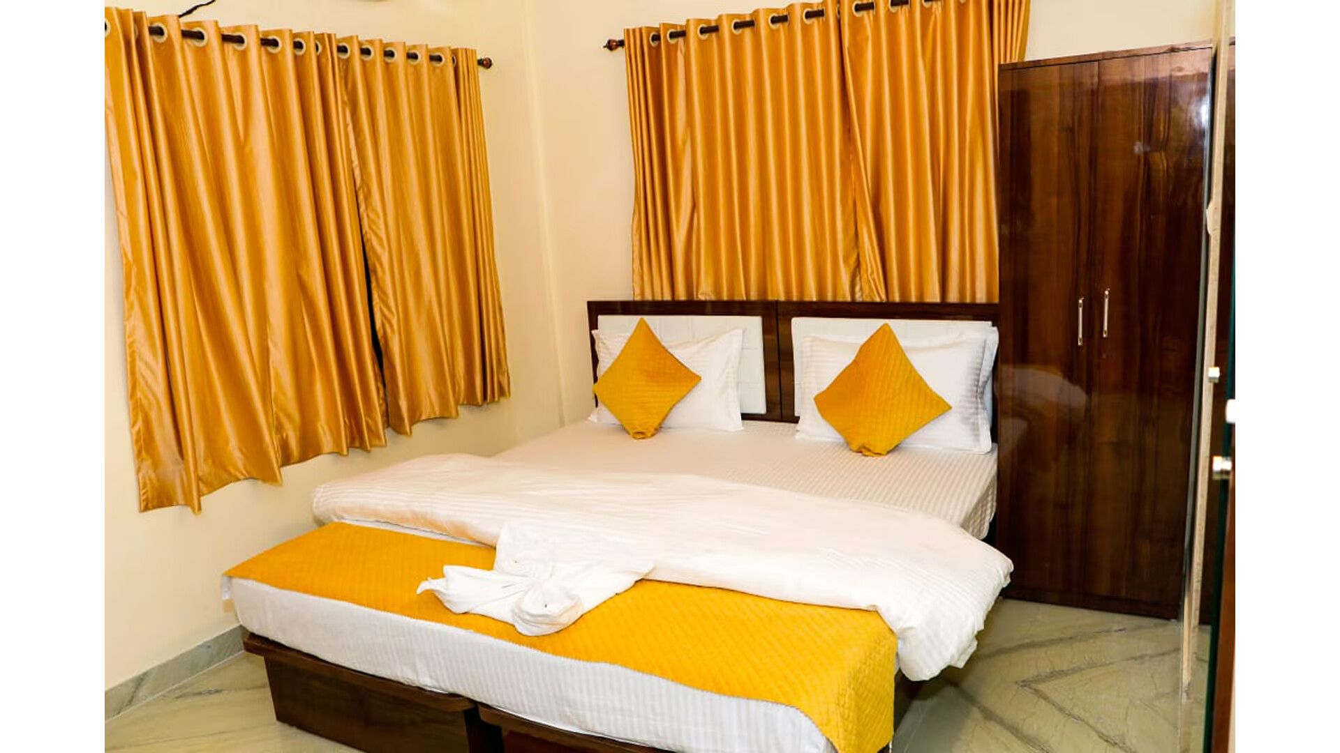 Delux Double Room with Balcony