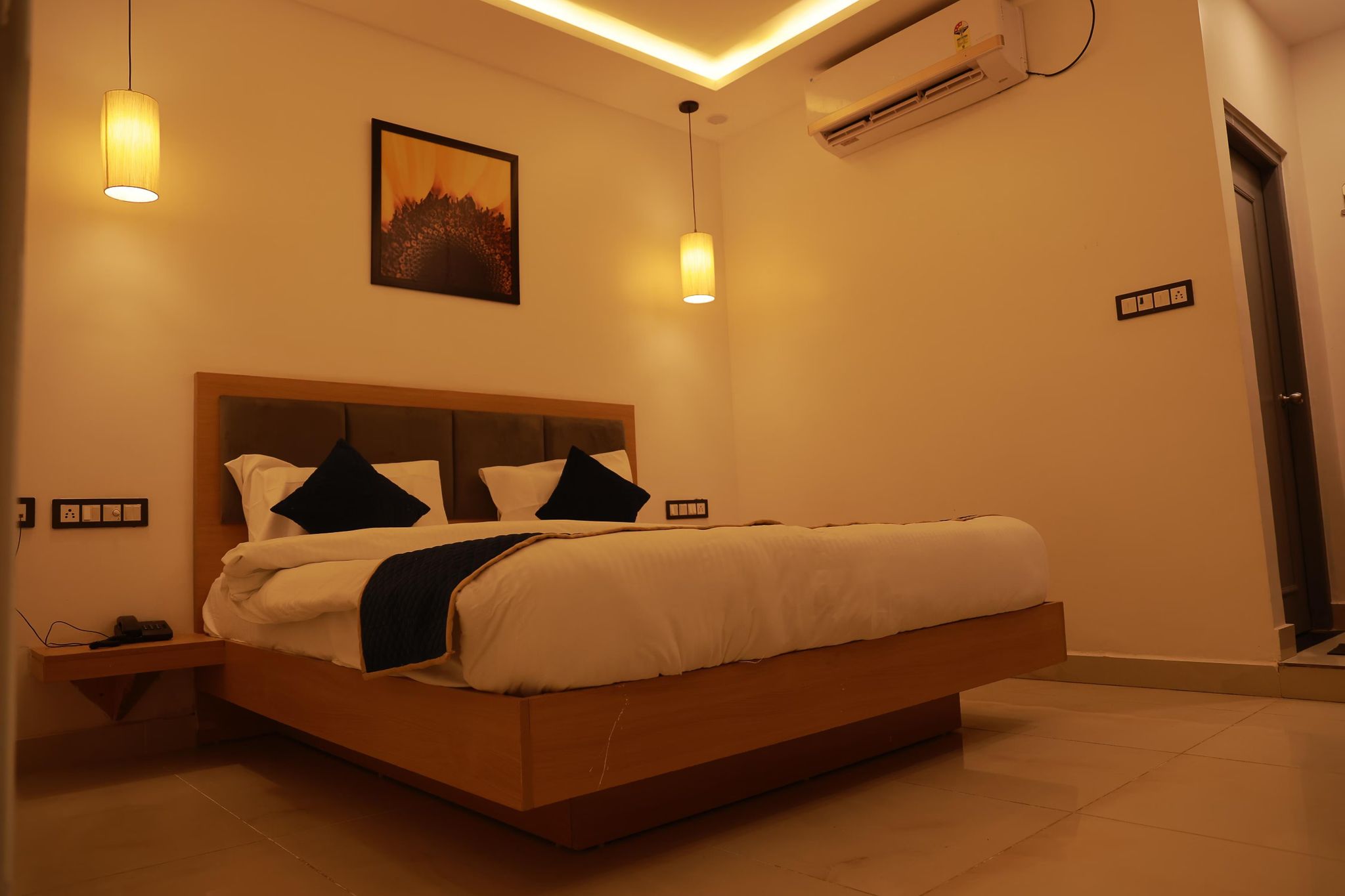 FabHotel Kingston Deluxe Room 4