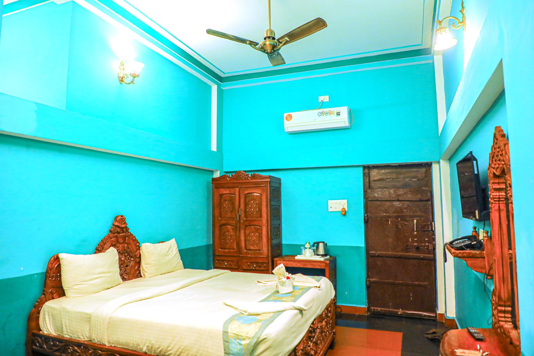 DELUX GRAND ROOM