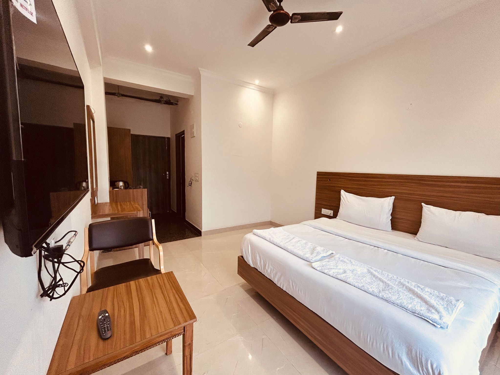 Valley View Room