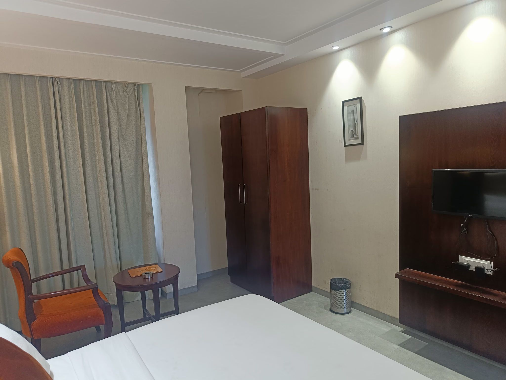 JP HOTEL AND WEDDING SQUARE DELUXE ROOM 2