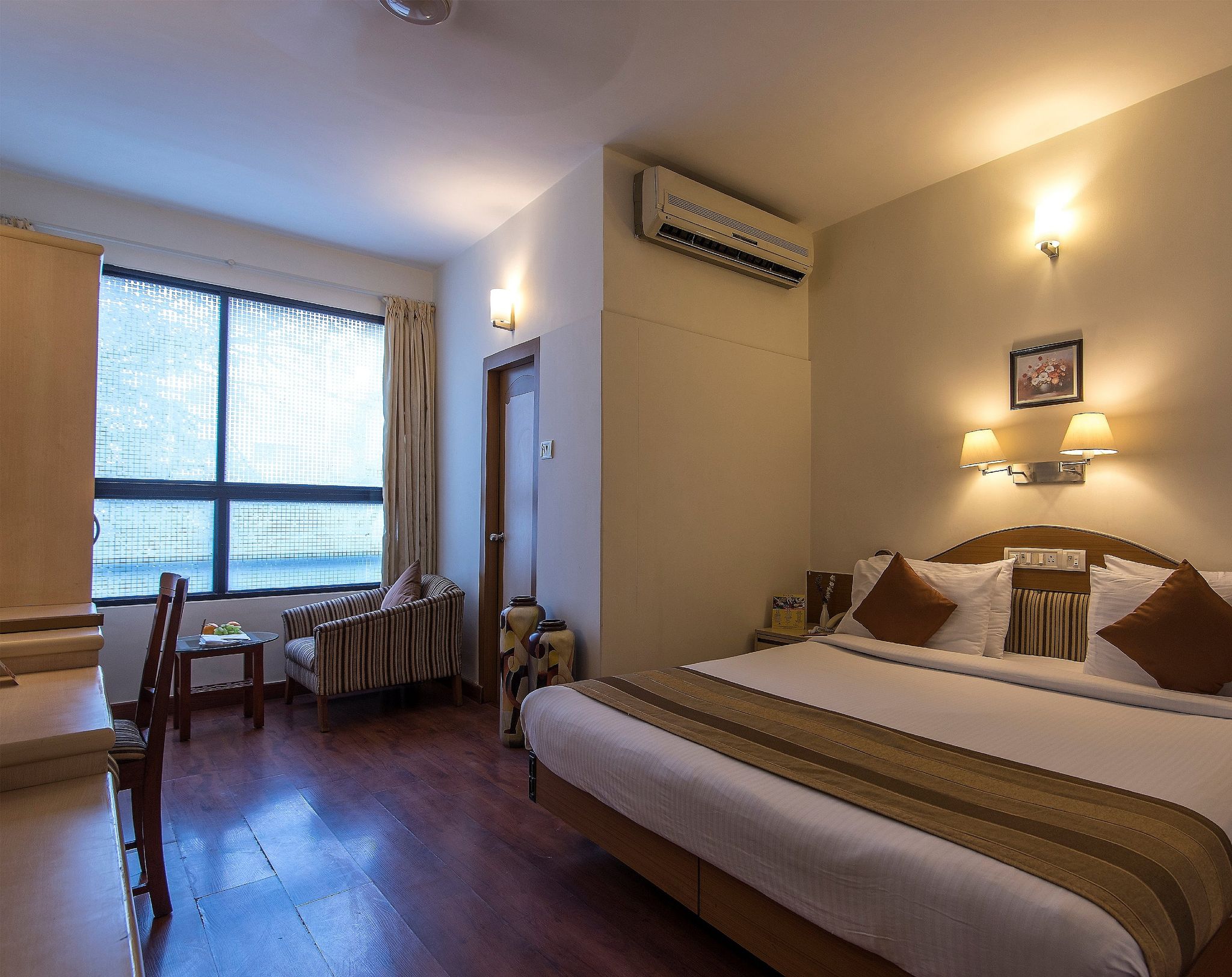 Hotel Park Central Comfort- E- Suites Deluxe 2