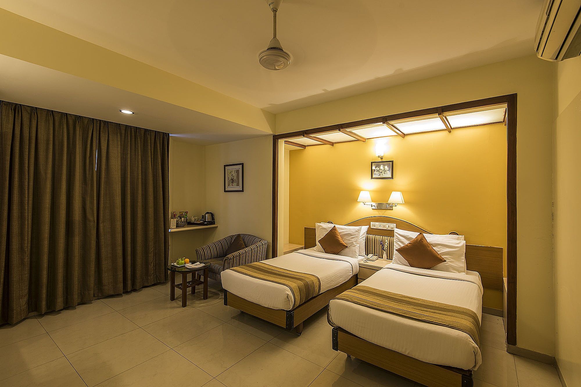 Hotel Park Central Comfort- E- Suites Deluxe 5