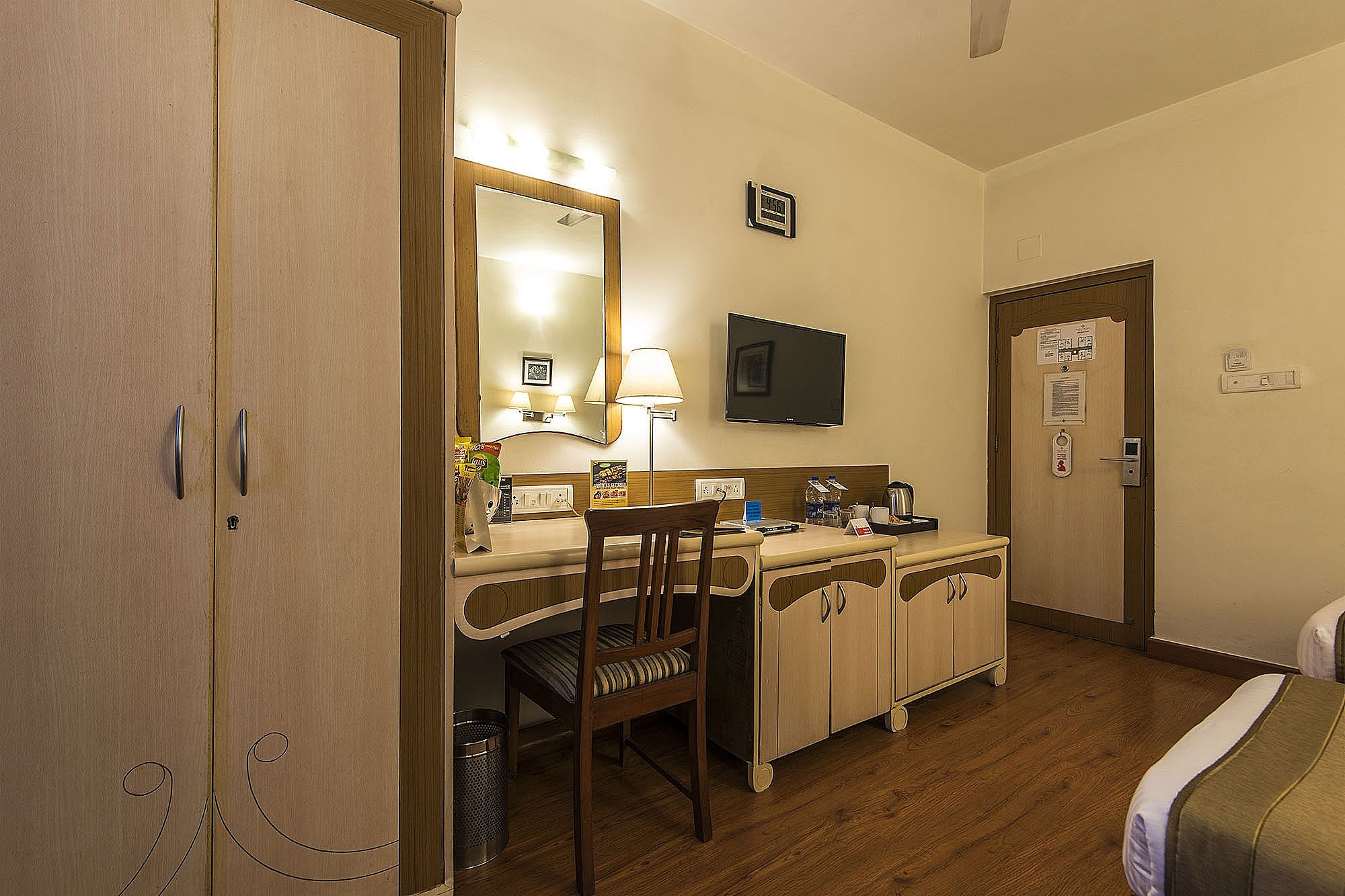 Hotel Park Central Comfort- E- Suites Deluxe 13