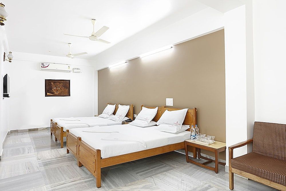 Studio 4 bedded Room