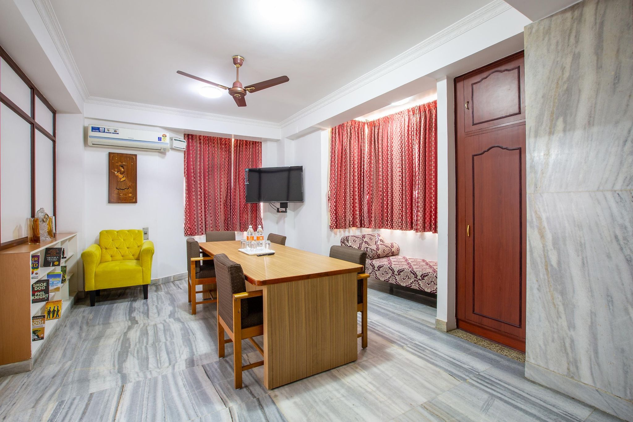 Sri Aarvee Hotel Executive Suite Room 8