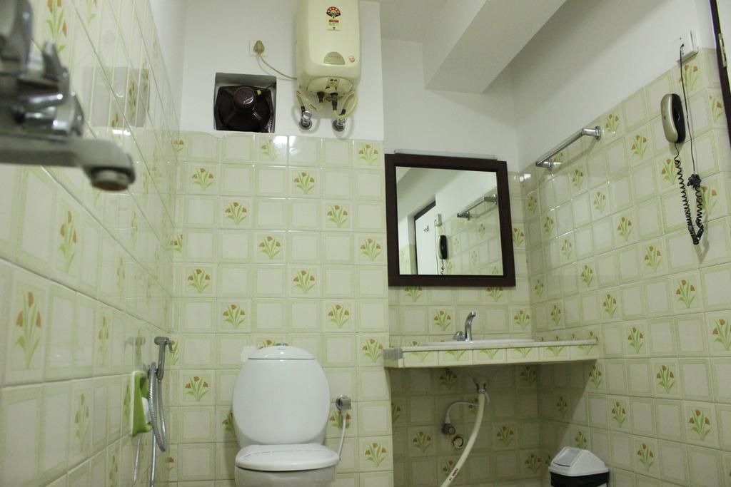 Sri Aarvee Hotel Executive Suite Room 7