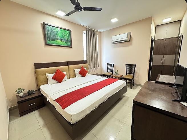 Hotel Admire Inn, Sector 50 By ASPL Deluxe Room 7